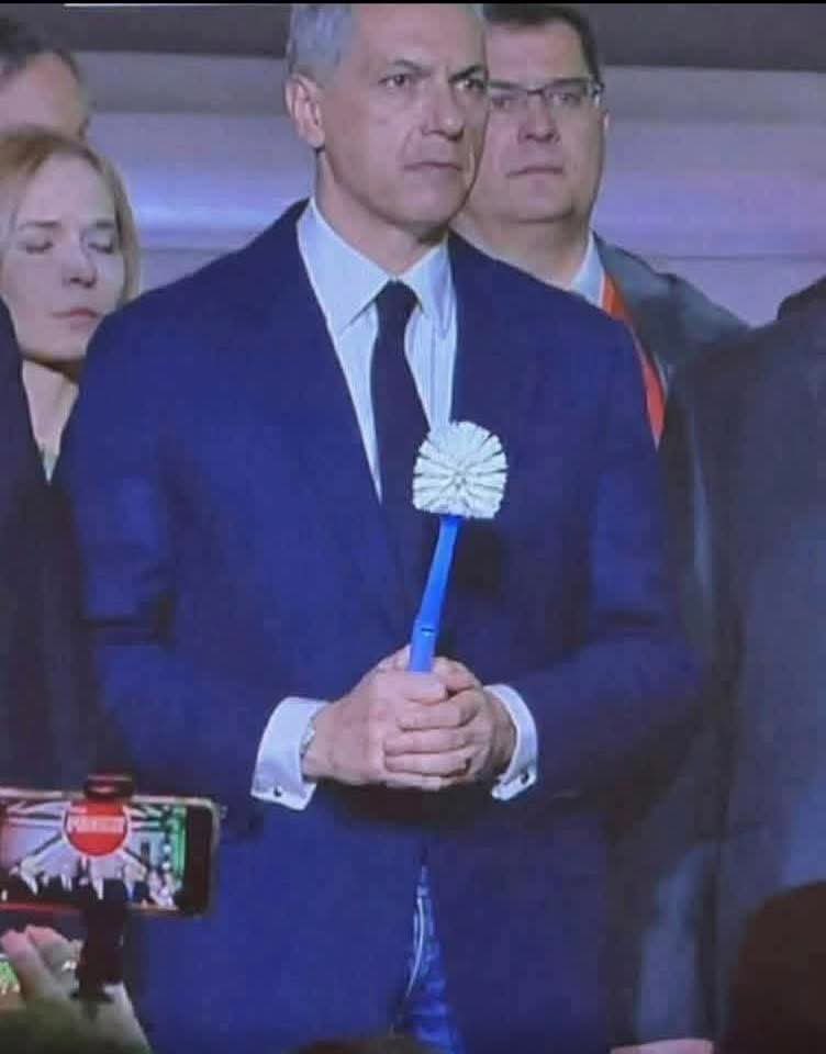 LaCsella Méltóságos Rózsaszín Asszony Nem Csilla💃 tweet media