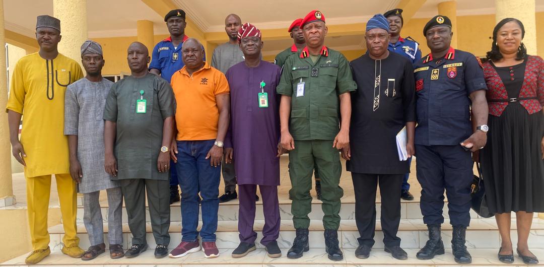 NSCDC_EdoState's tweet photo. *NIGERIA SECURITY AND CIVIL DEFENCE CORPS,EDO STATE COMMAND,BENIN CITY*

*OFFICE OF THE PUBLIC RELATIONS OFFICER*

*15TH APRIL 2026*

*STATE COORDINATOR, NYSC EDO STATE, PAYS COURTESY VISIT TO COMMANDANT AKINTAYO IN BENIN CITY* https://t.co/lETroFeF8L