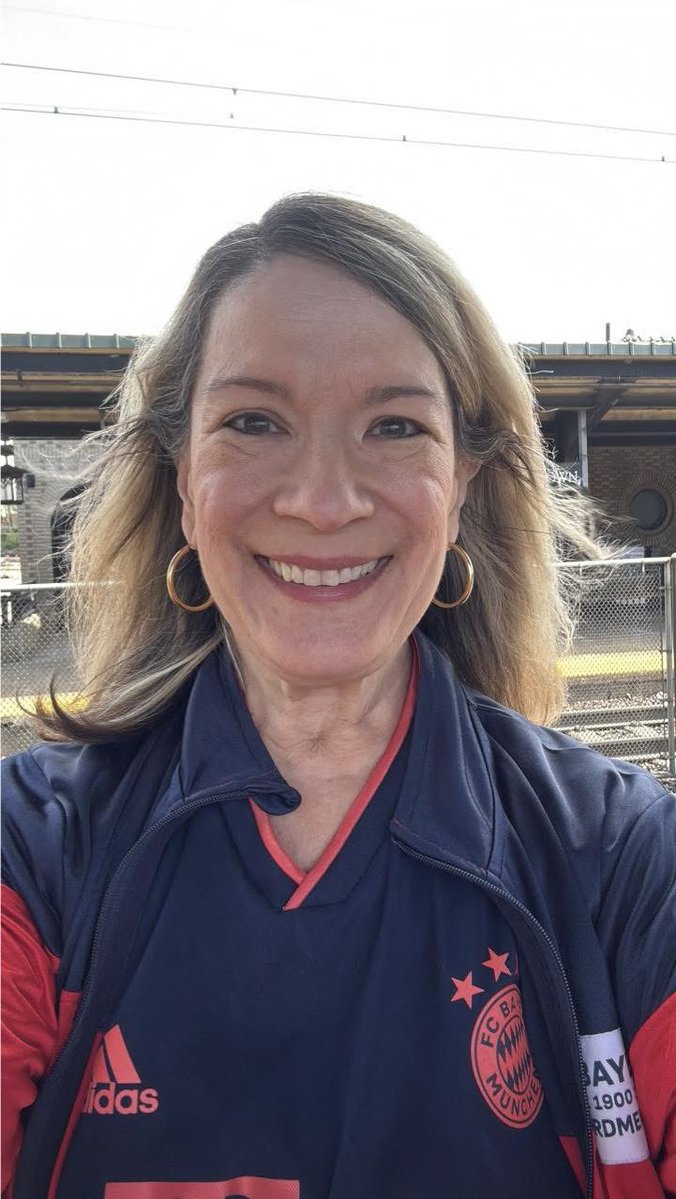 Bayern Red Ladies tweet media