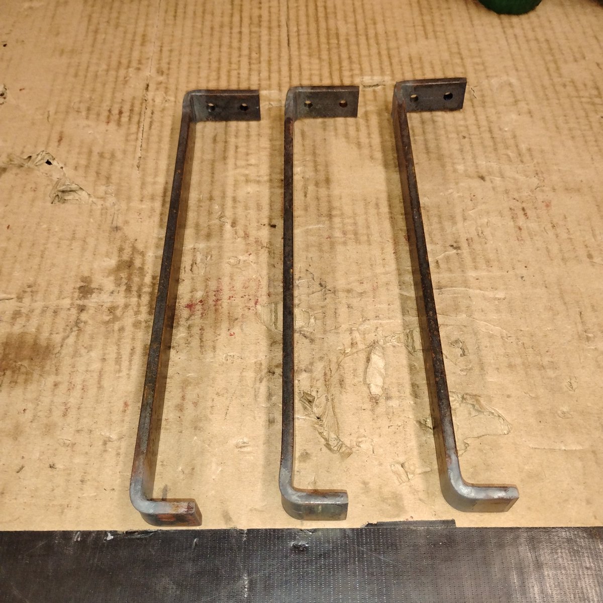 joshua_mic19797's tweet image. Made some simple brackets for a personal project !! #fabrication #custom #metal #creative #unique