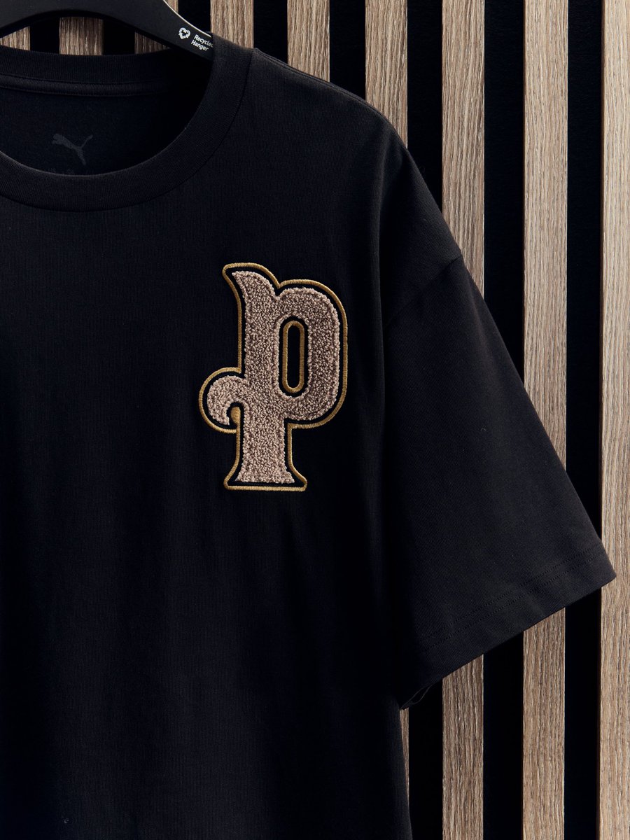 formakultur's tweet photo. Puma, Manchester City’de 10. yılını dolduran Pep Guardiola için özel bir kapsül koleksiyon hazırladı. #DecadeCollection
🔟 @PepTeam | @pumafootball https://t.co/6h9zNat9El