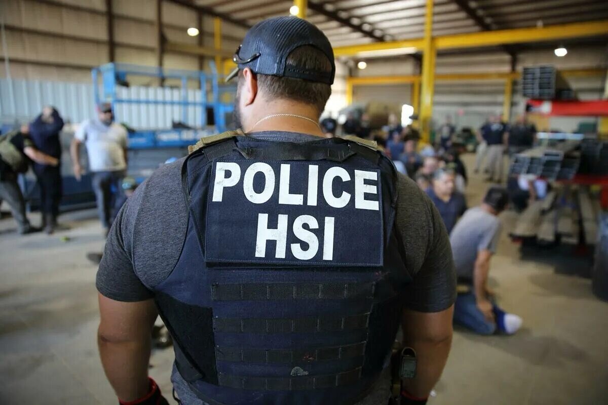 StonehillsBirch's tweet image. U.S. Immigration and Customs Enforcement can do workplace #ICERaids at hotels, restaurants, farms, construction sites, warehouses, offices, etc.

#UndocumentedMigrants are encouraged to exit America via #SelfDeportation.

thehill.com/homenews/admin…

nytimes.com/2025/06/07/us/…

#ICERaid