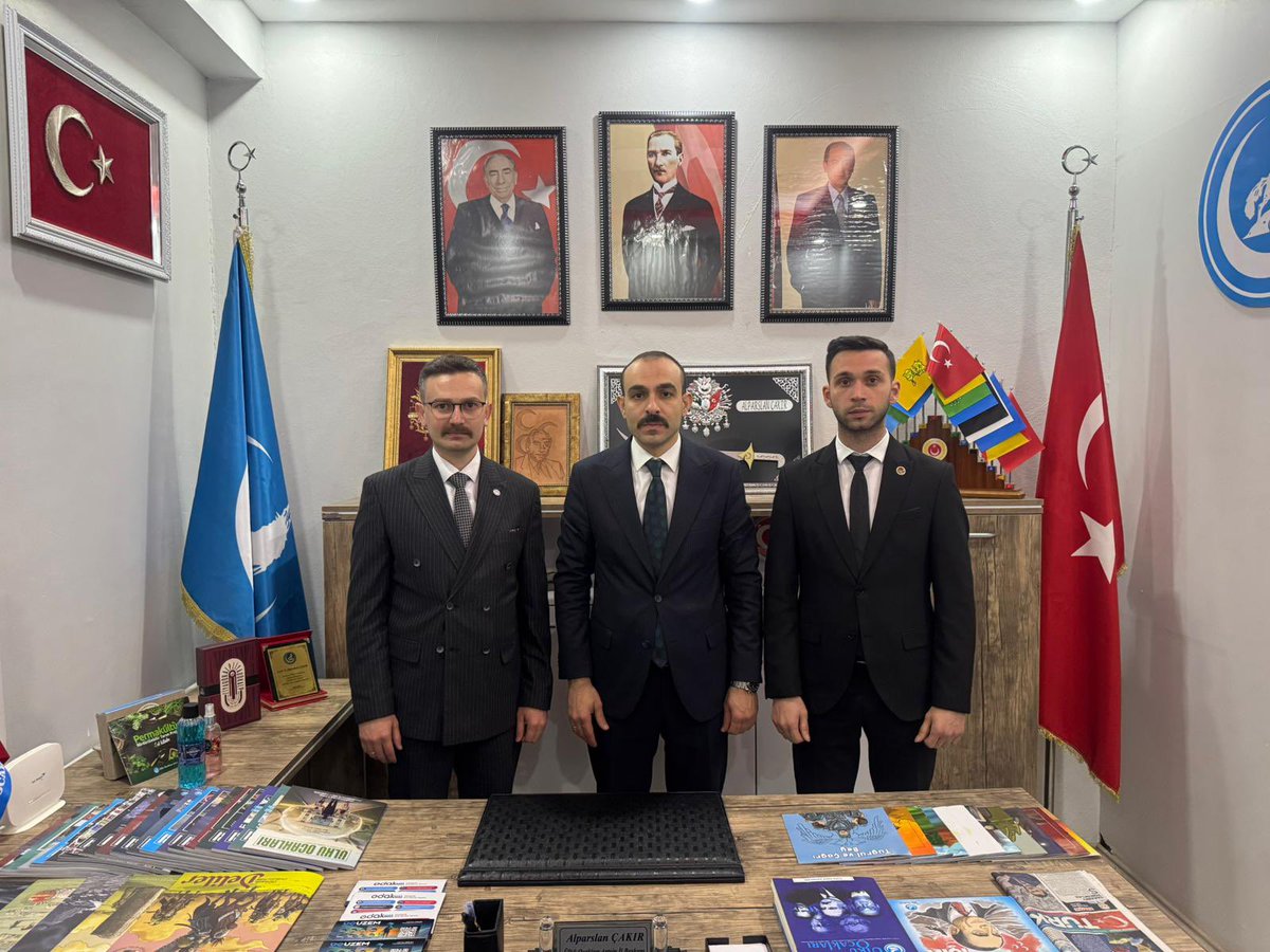 ArhaviOcak's tweet photo. Karadeniz Bölgesinden Sorumlu Genel Başkan Yardımcımız Sn. Kadir Ensar Ejder, Ülkü Ocakları Artvin İl Başkanlığımızı ziyaret etti. 

Bu anlamlı ziyaretlerinden dolayı Genel Başkan Yardımcımız Sn. Kadir Ensar Ejder Beyefendiye teşekkür ederiz. https://t.co/qe6eiltB4z