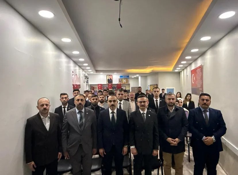 ArhaviOcak's tweet photo. Karadeniz Bölgesinden Sorumlu Genel Başkan Yardımcımız Sn. Kadir Ensar Ejder, Ülkü Ocakları Artvin İl Başkanlığımızı ziyaret etti. 

Bu anlamlı ziyaretlerinden dolayı Genel Başkan Yardımcımız Sn. Kadir Ensar Ejder Beyefendiye teşekkür ederiz. https://t.co/qe6eiltB4z