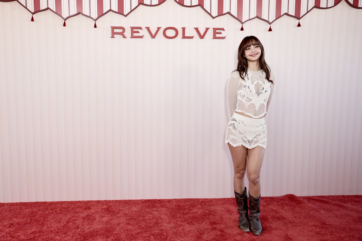 Revolve Model Lisa 4K | LISA at the REVOLVE Festival (Getty)