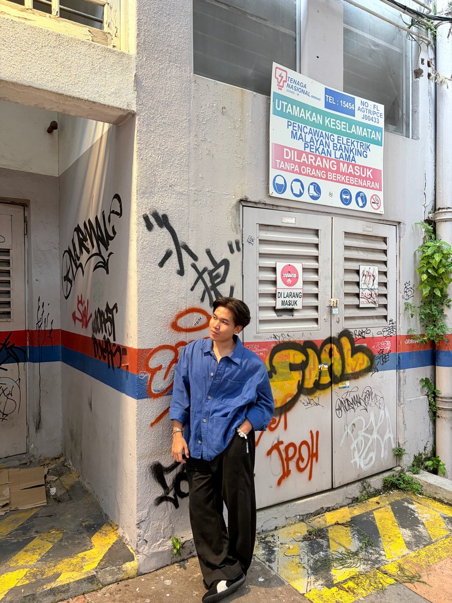 Faezgempak's tweet photo. jadi tourist kat pekan handsome https://t.co/VteW7okgmq
