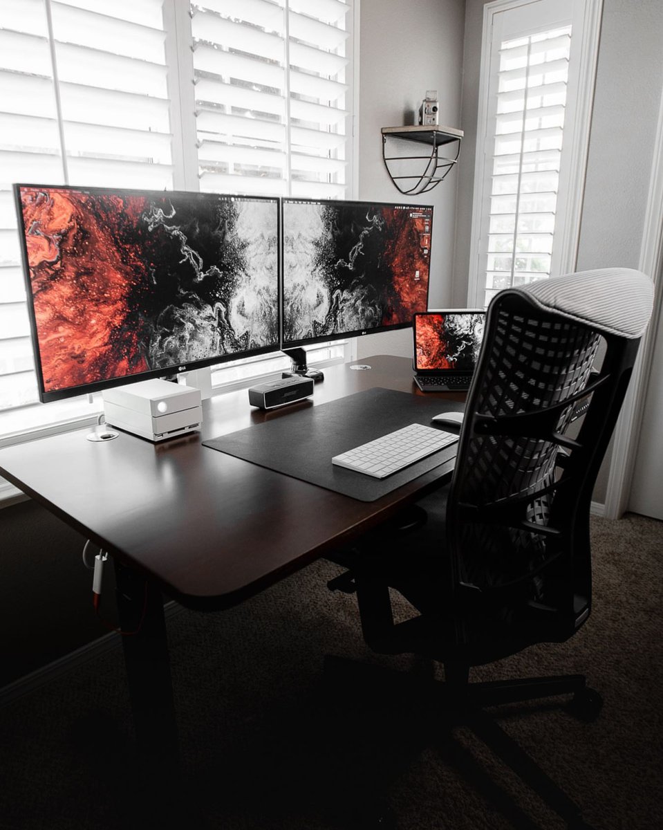 harrymQB's tweet photo. "Minimalist desk setup = focused work!  Organize with a slim monitor stand, hidden cable tray, and potted succulent for calm. Less clutter, more creativity.  #DeskGoals #OfficeInspo" https://t.co/orMigv2vdd