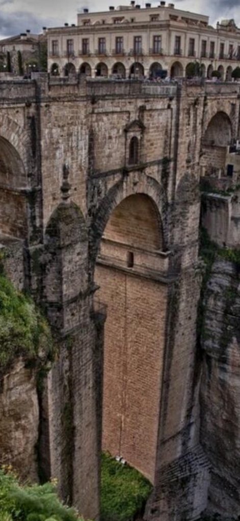 dr_khalidalsaud's tweet photo. هذه صور لمدينة #رندة Ronda الأندلُسية ، مدينة الطبيعة الساحرة والجسور والحصون ، ومسقط رأس صاحب المرثية الأندلسية الشهيرة المؤثرة للغاية " لِكُلِ شيءٍ إذا ما تمّ نقصانُ " الشاعر أبو البقاء الرندي .. https://t.co/tzckc3edhT