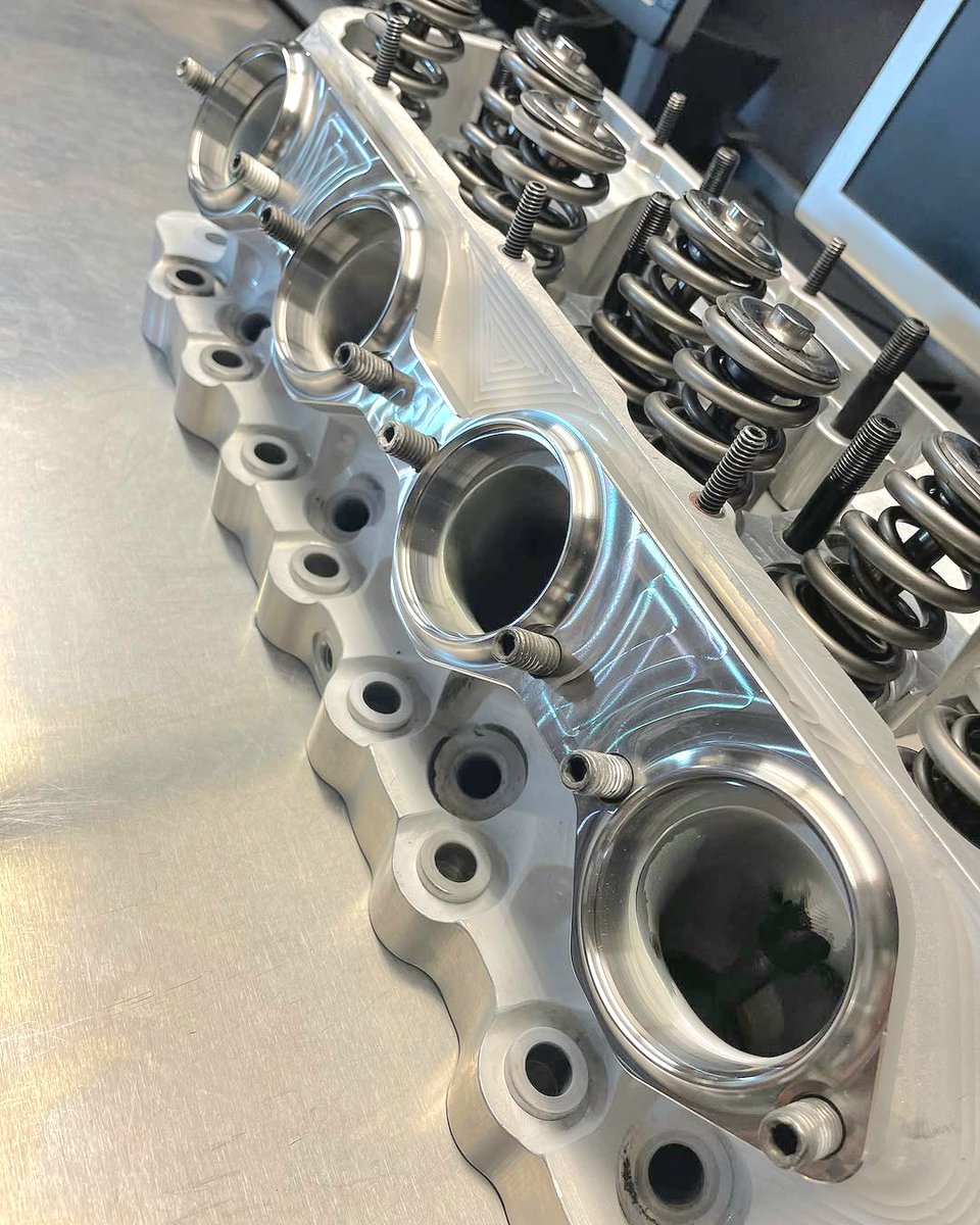 OkumaAmerica's tweet photo. Okuma machines support industries from automotive to semiconductor, helping manufacturers stay competitive in an evolving production landscape.

https://t.co/M0EoilkkOb

📷 IG:
somechickengineer
master8laster
randsmachining
genuinesaab https://t.co/2Wc35ySxzI