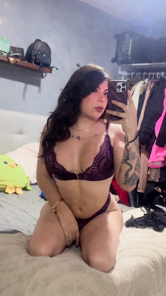 leaMon28's tweet photo. #transwoman #onlyfans #lenceria https://t.co/GwlFN1pbXR