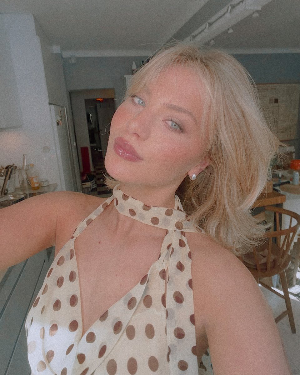 ᅟ 𝐚𝐧𝐧𝐞𝐥𝐢𝐬𝐞. tweet media