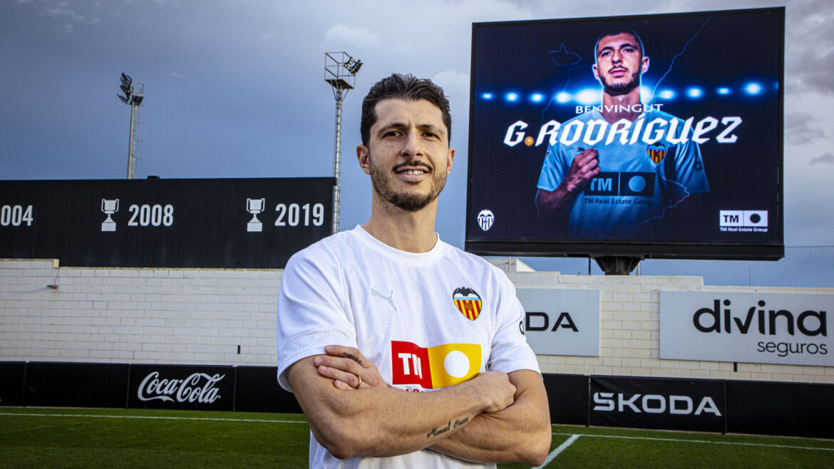 عـالـم فـالـنسيـا 🦇 tweet media