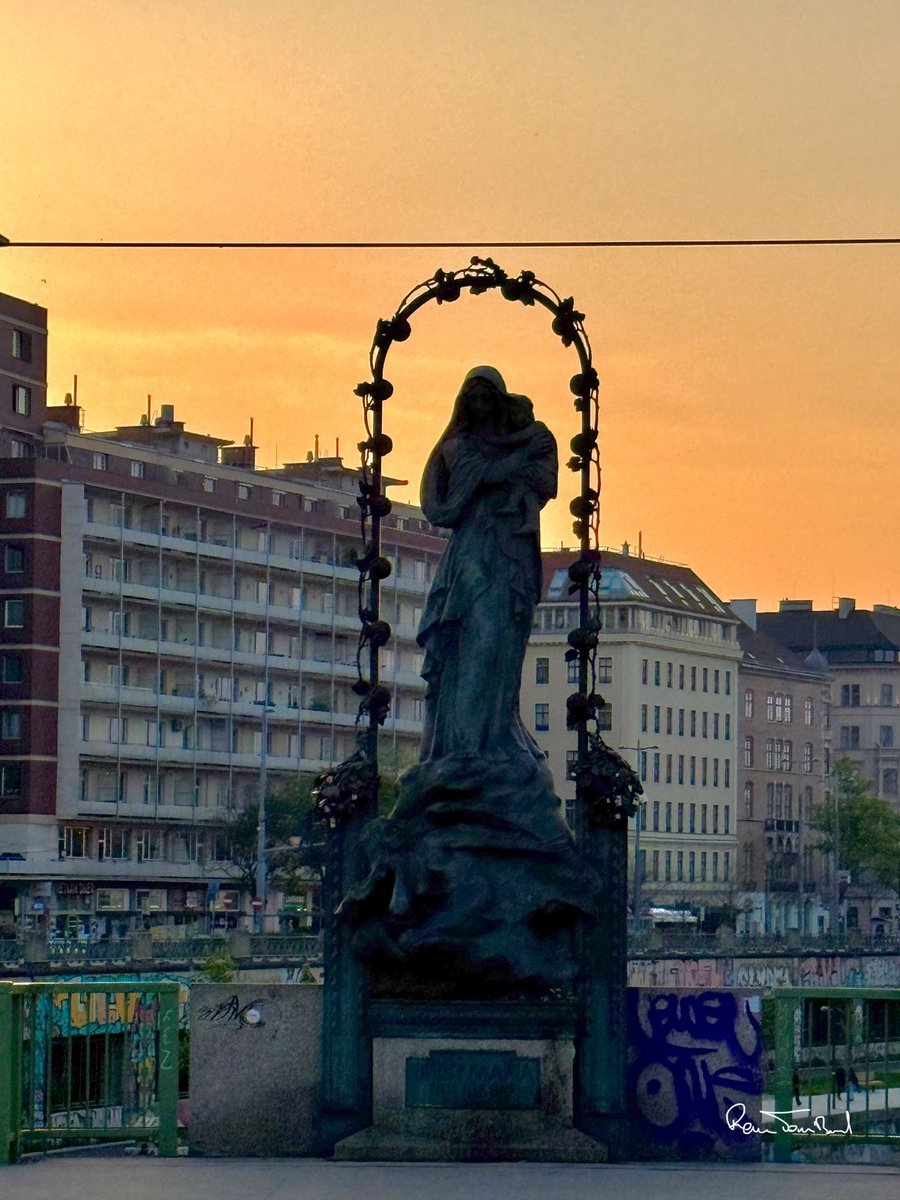 ReneTombarel's tweet image. Run de recup du coucher de soleil sur le Danube bleu #wien #vienne