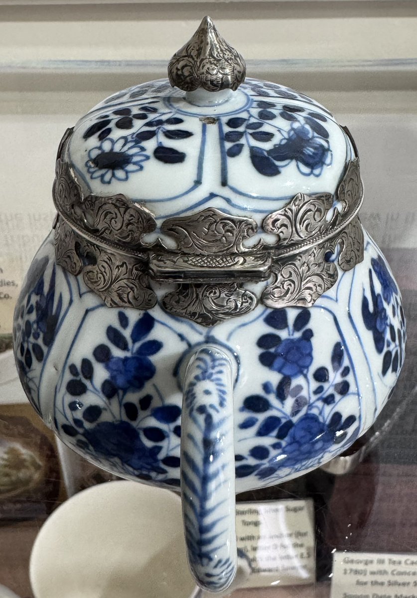 whitegoldsword's tweet image. This is one of the #porcelain pieces I will be taking with me to accompany my talk at Marble Hill House on the evening of Thursday 21st May. I will be talking about the Spice Islands, the East India Company, the export of porcelain from #Jingdezhen to Canton and then the west,