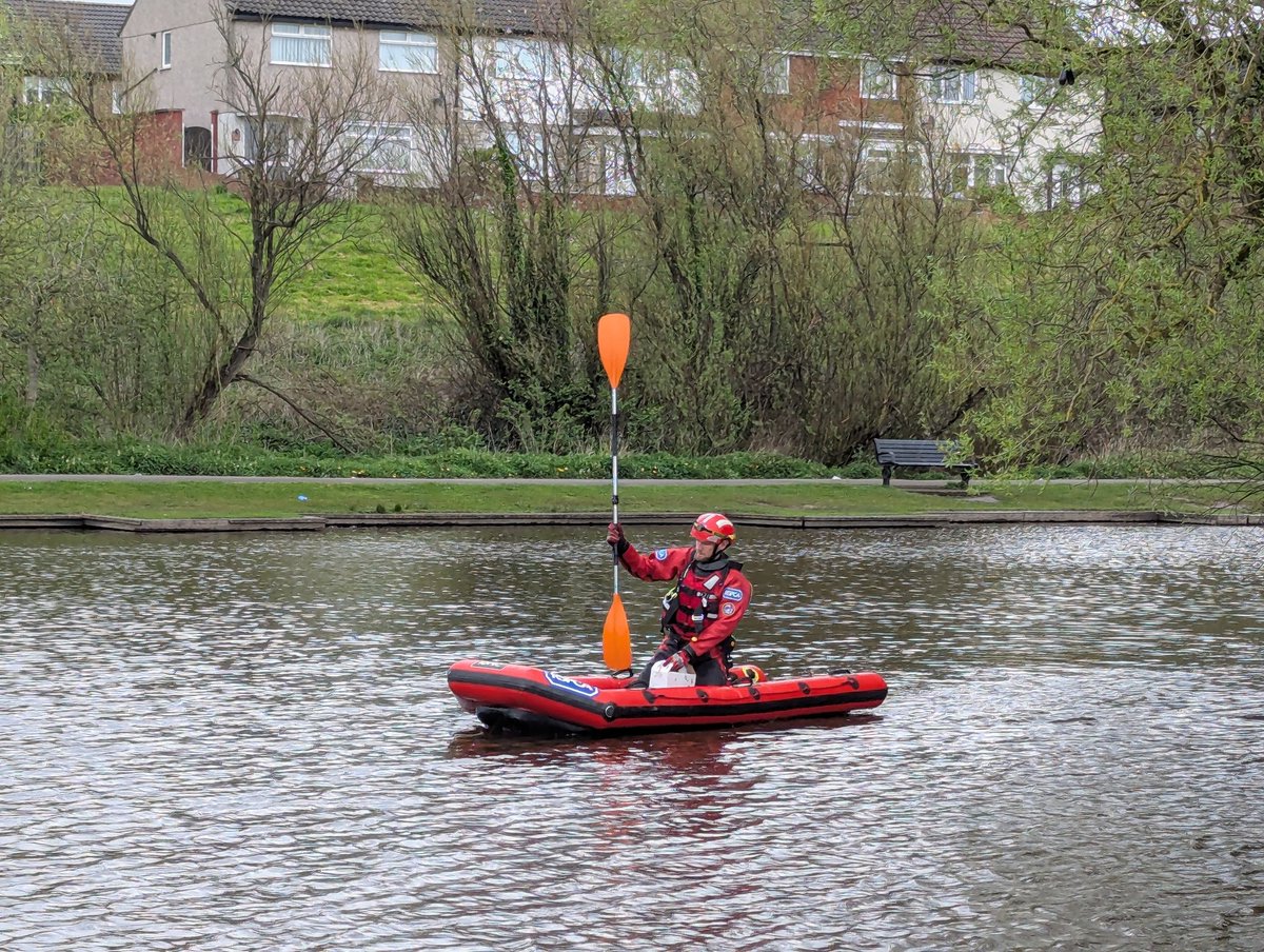 joynes85's tweet image. Mallard Duck rescue today in #Liverpool he was hanging over an island by fishing line attached to a tree. Incredibly he was uninjured and has been released back to the wild. 🦆❤️🤙