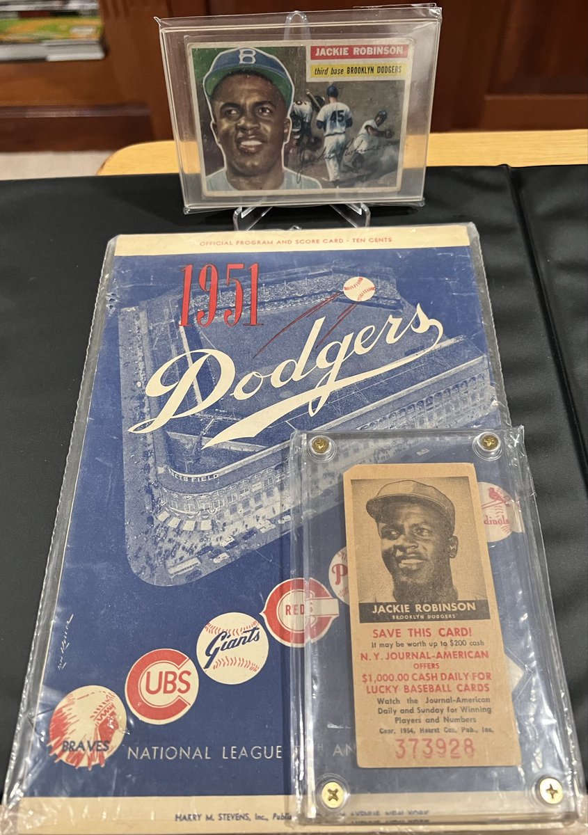 DomJames23's tweet photo. #42 baseball icon and American hero https://t.co/djjWB7dhAs