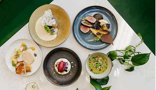 GuideDebeur's tweet photo. Une édition printanière du festival Québec Table Gourmande en soutien aux restaurateurs. https://t.co/4tcirezp9F https://t.co/LUtv7R9ckp