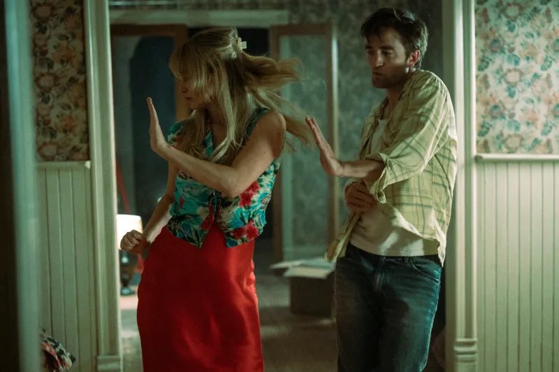 jlawsupdate's tweet photo. Several publications are currently hosting giveaways for a Blu-ray copy of ‘DIE MY LOVE’, starring Jennifer Lawrence &amp; Robert Pattinson! Here are the best ones you can enter right now:

[a thread] https://t.co/kujWJiV4RK