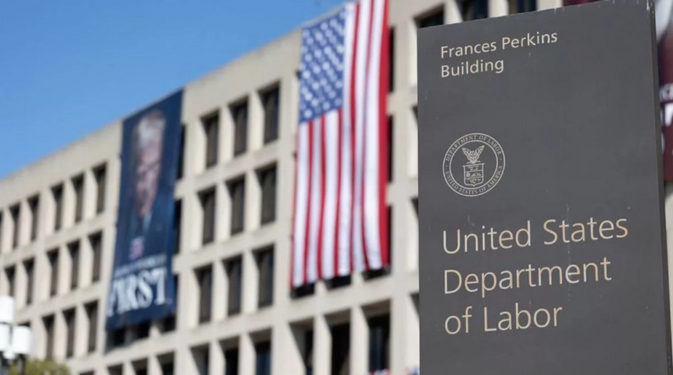 WallsnCeilings's tweet image. The U.S. Department of Labor announced a suite of voluntary self-assessment tools aimed at helping companies identify labor abuses in global supply chains and comply with U.S. import laws.

wconline.com/articles/98217…

#labor #supplychains #contractors