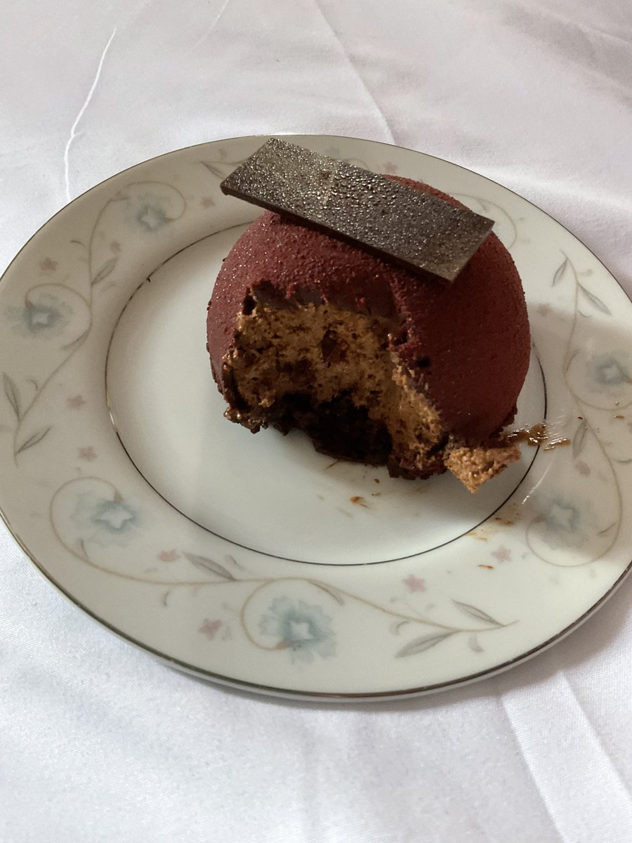 ꒰: :꒱ tweet media