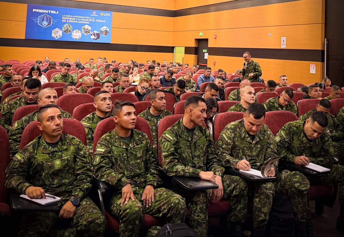 ejercito_COPER's tweet photo. 📌#TransformaciónDigital | Desde el Comando de Personal del @COL_EJERCITO, a través de la Dirección de Prestaciones Sociales, se dio inicio al lanzamiento del software ORIÓN, como parte del proceso de modernización y fortalecimiento institucional.

La implementación comenzó con @Ejercito_Davaa, DIVFE y @Ejercito_Div5, y progresivamente se extenderá a las demás unidades del Ejército Nacional, impulsando una transformación integral orientada al servicio de nuestros usuarios.

Este avance reflejó el compromiso institucional con una atención más ágil, transparente y eficiente.

#PatriaHonorLealtad