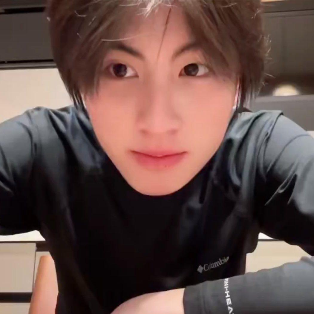 Blue moon tweet media