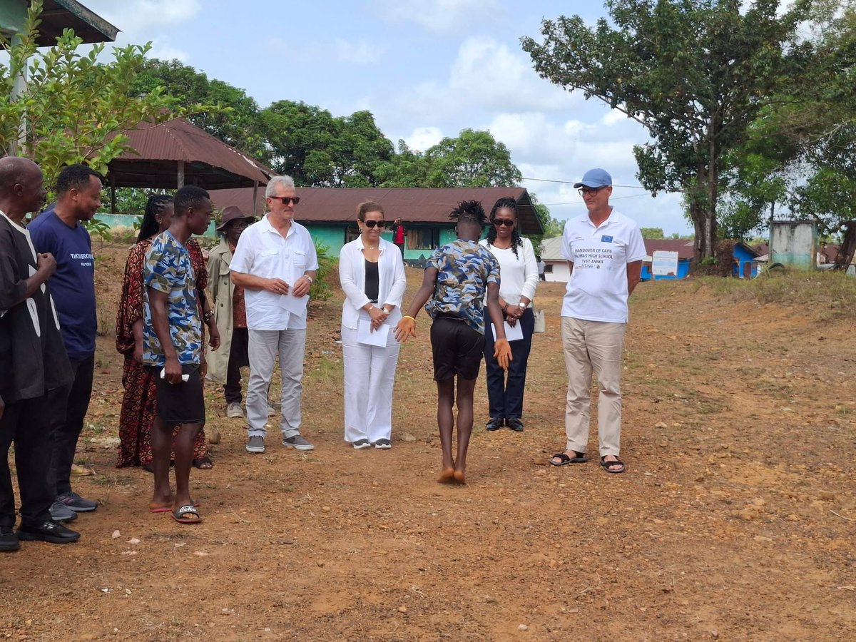 GerEmbLib's tweet photo. Grand Cape Mount County Superintendent Foley J. Kiatamba and Assistant Minister of Local Government William Jallah, graced the occasion. 

We are grateful for the warm welcome from the people of Cape Mount. https://t.co/LZFkfqXk0l