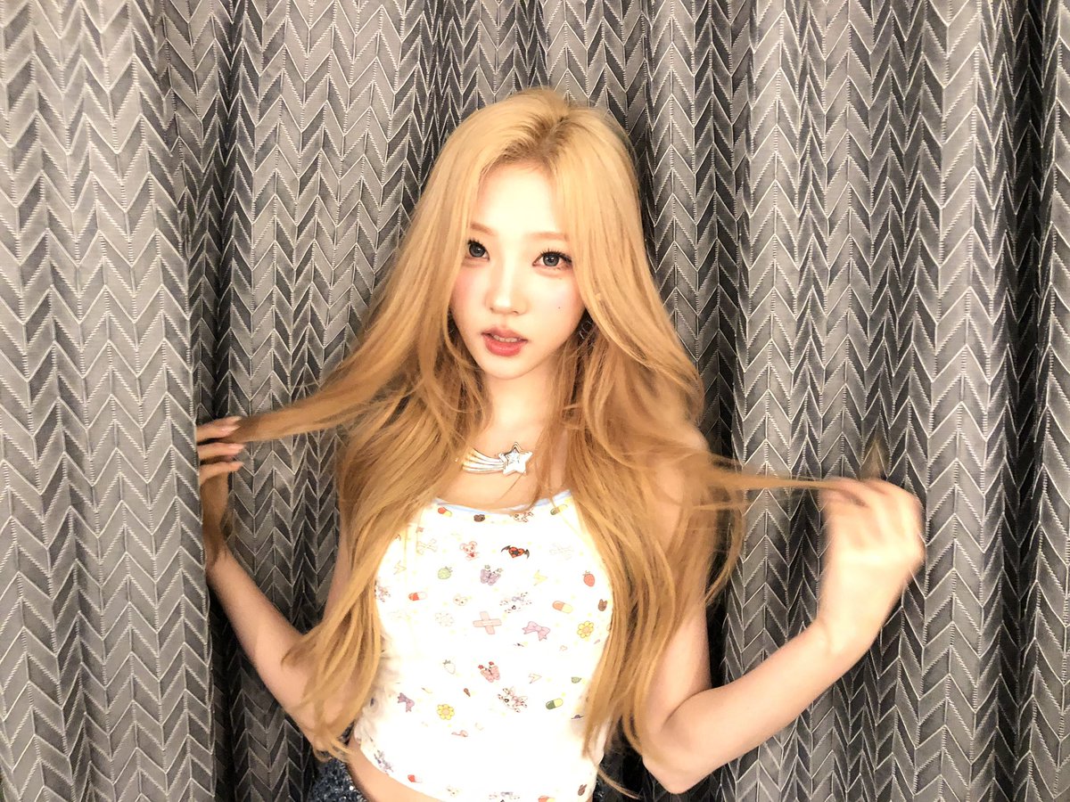 stella pics tweet media