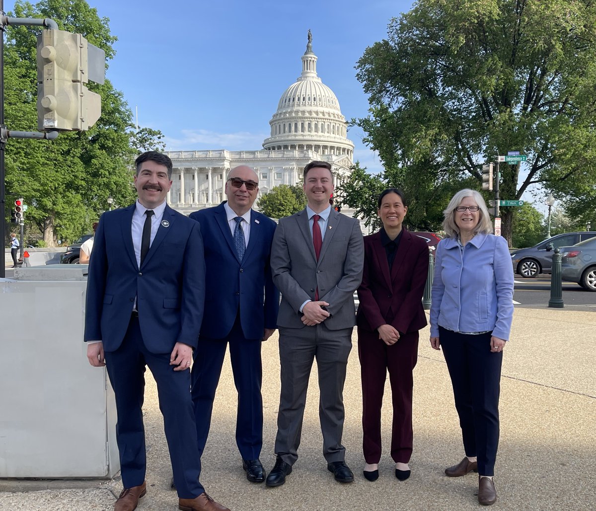 AAPTHQ's tweet photo. Members and staff of AAPT and AAS are on Capitol Hill today advocating for science and STEM education funding! Join them by requesting a meeting with your local congressional office: https://t.co/ZIpPzeGu9M #WeekofAction #SaveScience 🔭 https://t.co/oIK9Qxpo4k