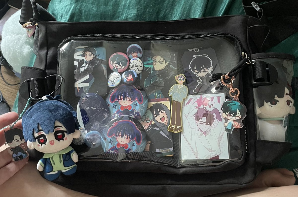 SlimeKoi's tweet photo. Ita bag version 1!!!! Do yall like it? Any advice on how to add MORE Ivan to it? https://t.co/fIzSrtsEpo