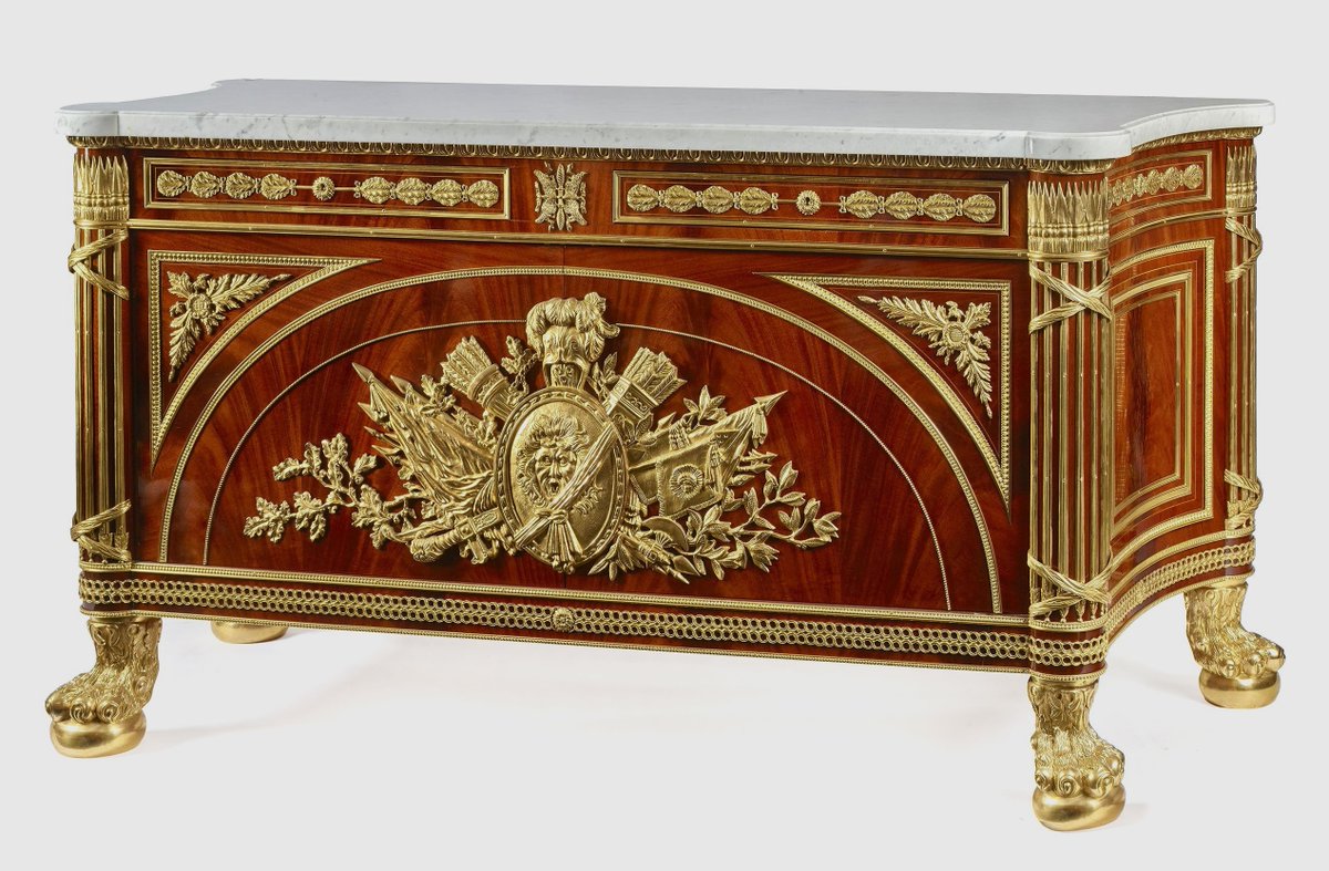 CachauPhilippe's tweet photo. #Commodes de Guillaume #Beneman (1750-1811) et Joseph #Stöckel (1743-1802) pour la #chambre et le cabinet de #LouisXVI à #Compiègne en 1786, expressions du "style mâle", à la romaine, courant néoclassique qui sévit des années 1780 à 1810. La première est installée à #Versailles. https://t.co/En4T8tidDZ
