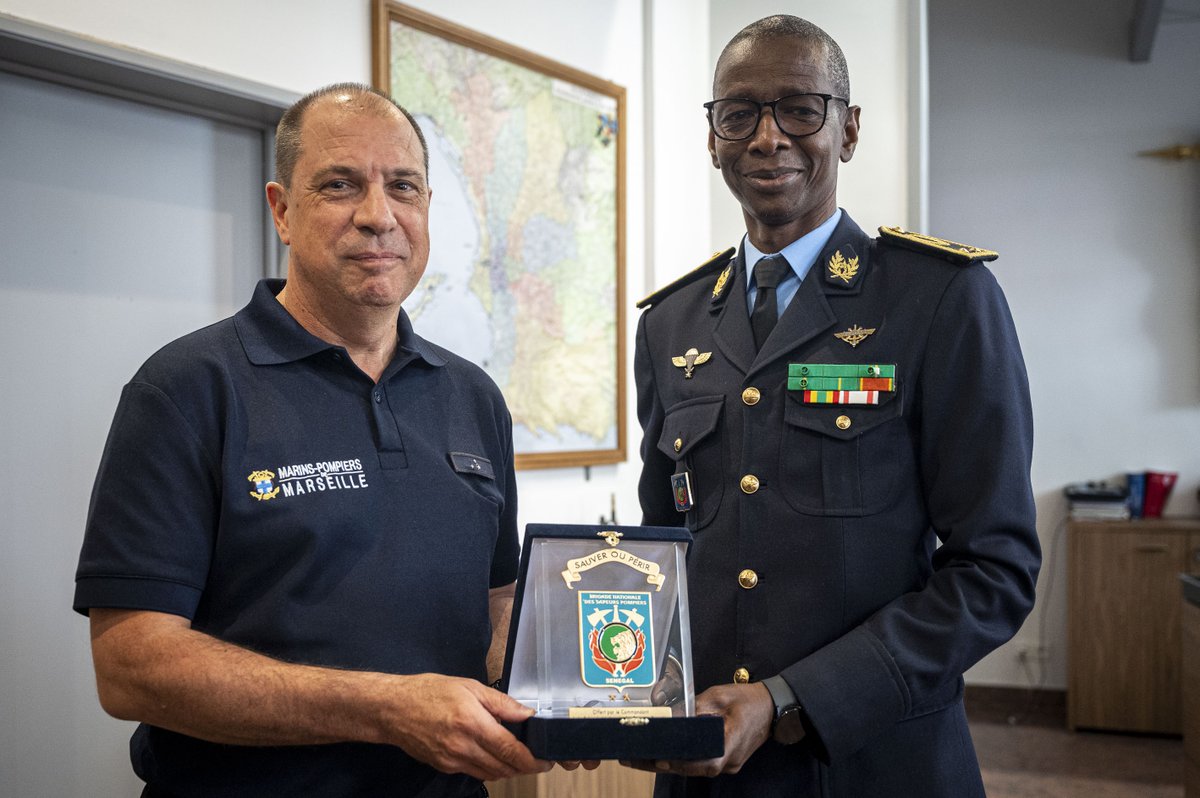 MarinsPompiers's tweet photo. #Visite | Le BMPM a eu l’honneur d’accueillir ce mercredi, une délégation de la Brigade nationale des sapeurs-pompiers du Sénégal (#BNSP), conduite par son commandant en chef, le général Mamadou Ndoye, dans le cadre des accords de coopération entre la France et le Sénégal 🤝. https://t.co/UqakpqBCx1