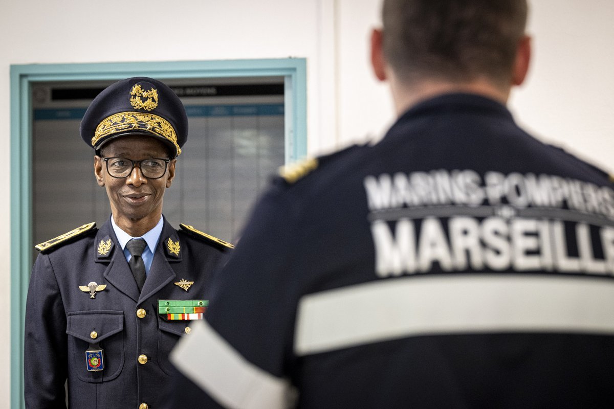 MarinsPompiers's tweet photo. #Visite | Le BMPM a eu l’honneur d’accueillir ce mercredi, une délégation de la Brigade nationale des sapeurs-pompiers du Sénégal (#BNSP), conduite par son commandant en chef, le général Mamadou Ndoye, dans le cadre des accords de coopération entre la France et le Sénégal 🤝. https://t.co/UqakpqBCx1