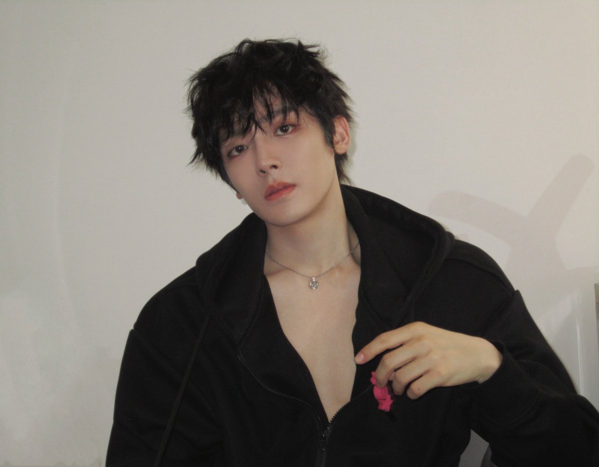 daily hou minghao 𐙚 tweet media