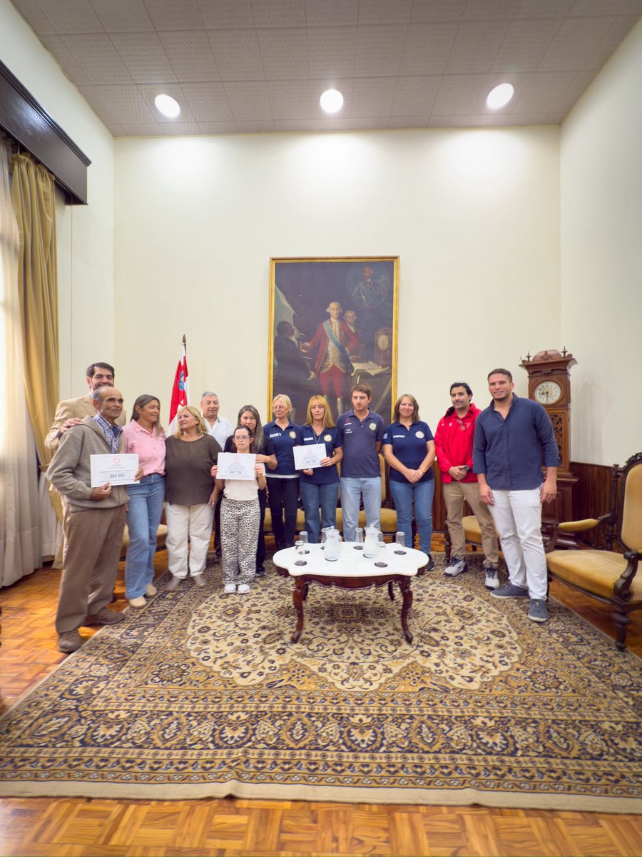Además se entregó  lo recaudado en la CorreCan a beneficio del Refugio Patitas Felices.
Participaron el intendente, <a href="/PajaroEnciso/">Carlos Enciso Christiansen</a>, el Sec.Gral., <a href="/JoseLuisCurbelo/">José Luis Curbelo</a>, el Dir. <a href="/FacuBraccoo/">Facundo Bracco</a> y representantes de las instituciones. Un gesto que refleja compromiso y trabajo en conjunto.