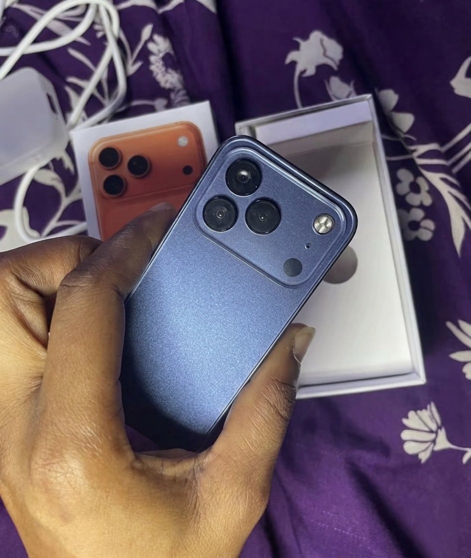 𝔸b𝕒𝕫𝕫 tweet media