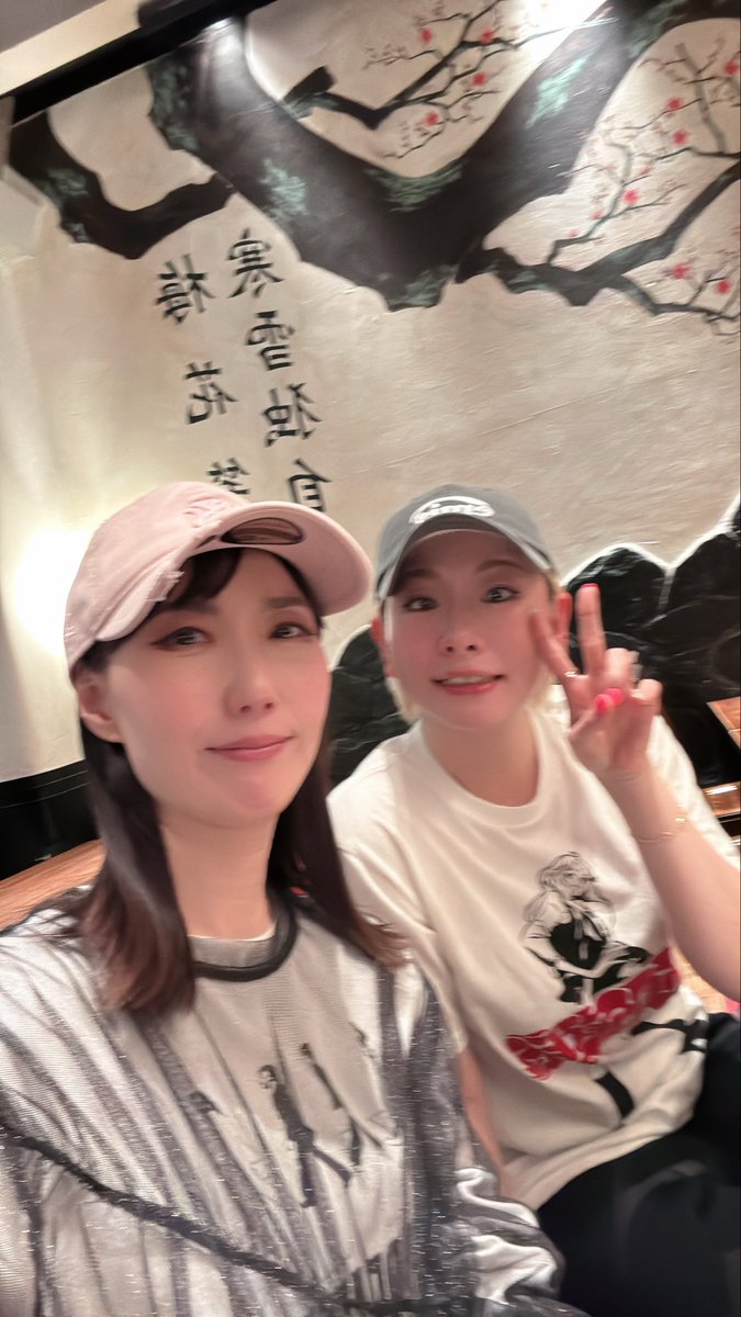 テレビ収録でしたー✨
本当にありがたいことですー😭
また告知いたしますので何卒よろしくお願いいたします🧟‍♀️♡
同じ事務所の人たちと打ち上げ🥟🍜
#ななみなな ←唯一呼び捨てにできる人
#アンドーひであき さん←写ってない笑