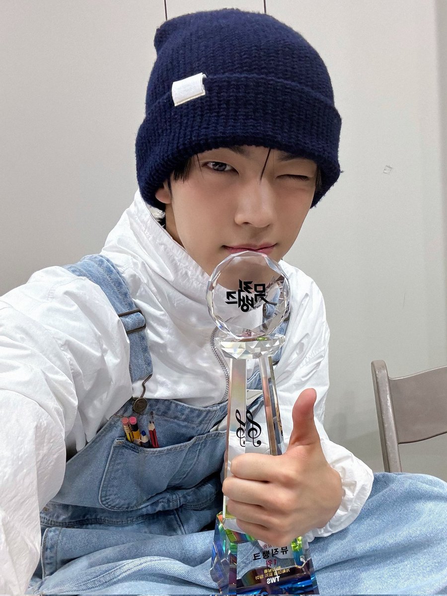 ドフーン tweet media