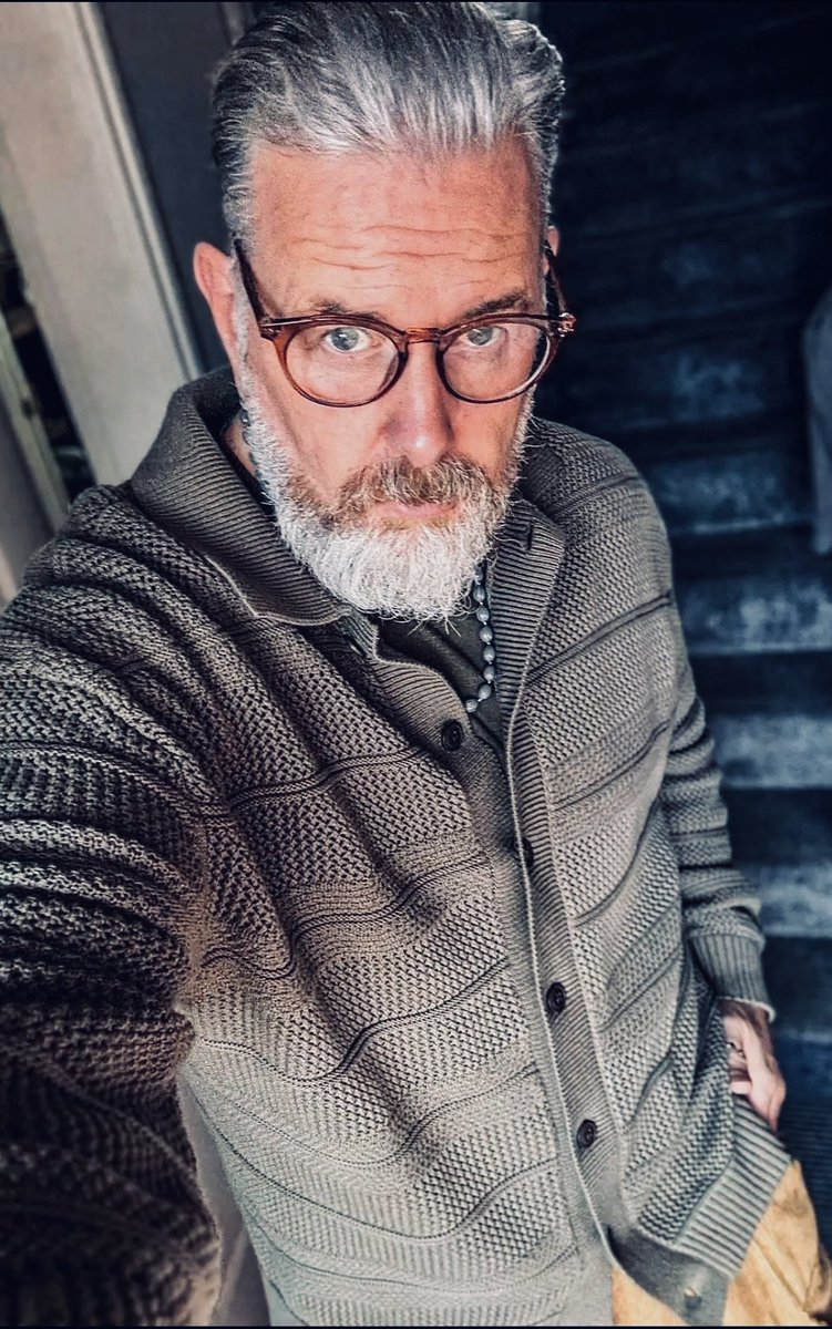 Jacxdad3376's tweet image. Me glasses 

That’s it 

#trend