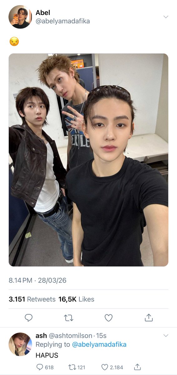 bornewraith's tweet photo. iseng sama modus beda tipis 
keonhyeon fivetwts au https://t.co/9HYozUHgYA