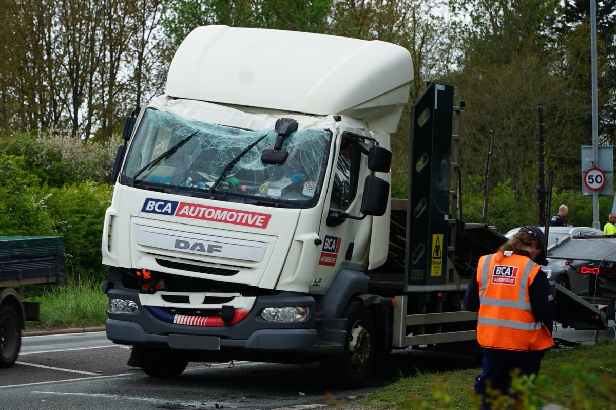 EchoDan11's tweet image. #Hailsham #A22 at Lower dicker rtc this afternoon where a car roled over the top of cab - Road was part blocked while police dealt with the incident @EastSussexNews @SussexTW @brightonargus @HailshamNews