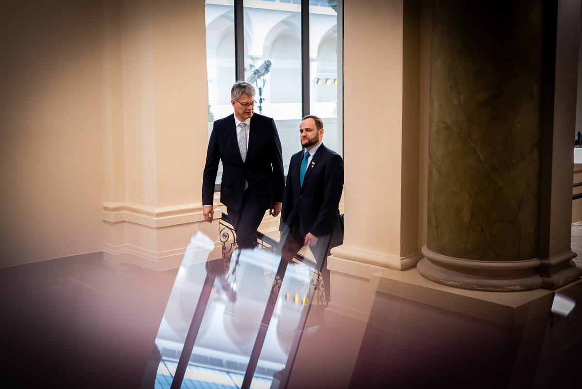 MinForUADev's tweet photo. Germany continues to support Ukraine's transport and logistics. @OleksiiKuleba discussed with German Federal Minister of Transport @PSchnieder further cooperation in restoring Ukraine's transport infrastructure and assistance from Germany. https://t.co/0NfaZvCltk