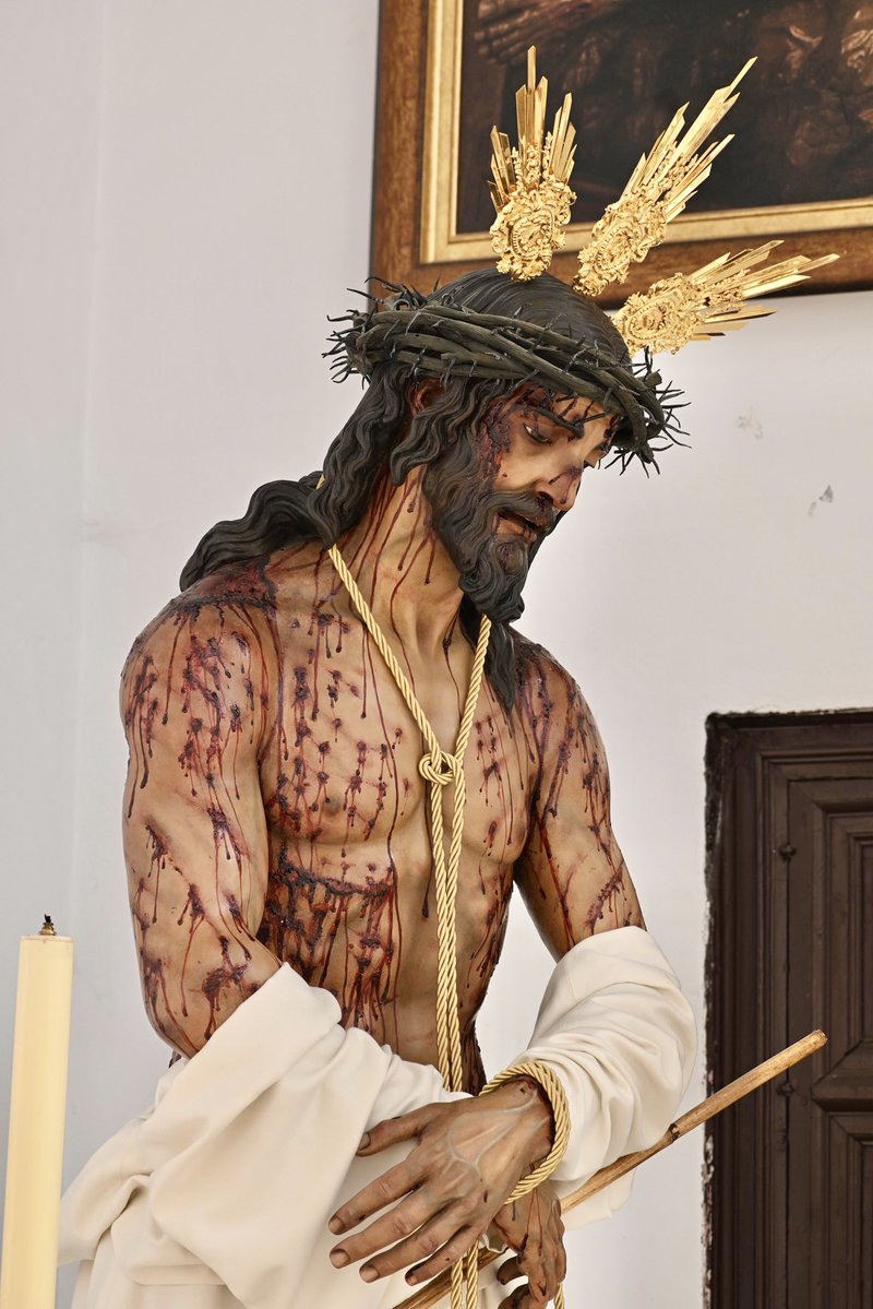 🔵 Ntro. Padre Jesús del Soberano Poder (Ecce-Homo) se encuentra ya ubicado en la capilla del baptisterio de la Iglesia de Santiago Apóstol, donde recibirá culto durante los próximos meses.

#LágrimasDeVida