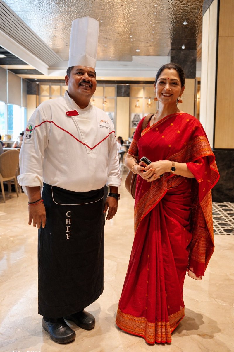 SELLADURAICHEF's tweet photo. Happy Guests, 

Khushboo
Indian politician and Tamil actress

203 - Happier guests at Grand Madurai by GRT Hotels

#GrandMaduraibyGRT https://t.co/WhNX3dszEJ