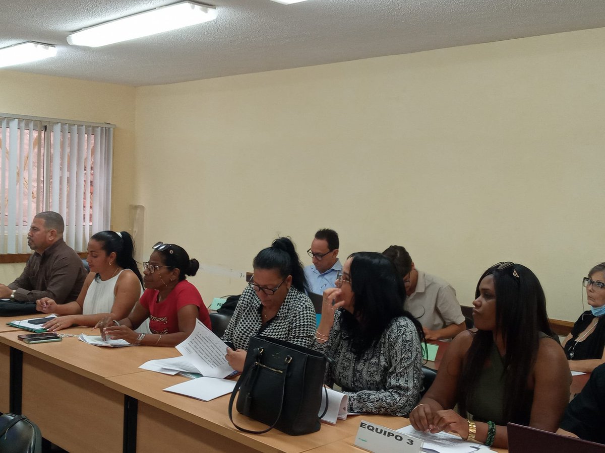 Con la presencia de la Viceministra Primera del organismo, Maritza Cruz García y el Presidente de la #ANEC , se desarrolla en el Centro de Estudios Contables, Financieros y de Seguros el Taller del Diplomado de Presupuestación por Resultados.