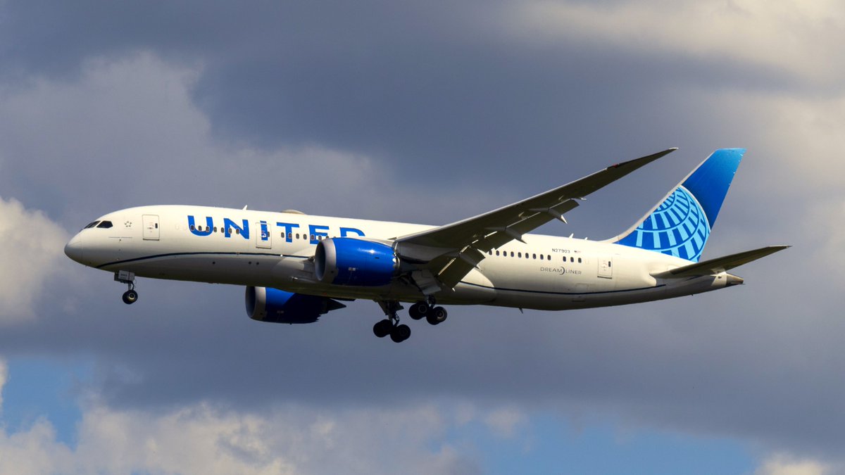 MARR_Airplanes's tweet image. United Airlines Boeing 787-8 Dreamliner (N27903) for runway 19 right @Dulles_Airport  .

#featured #planespottingbe #planespotter #aviationphotography