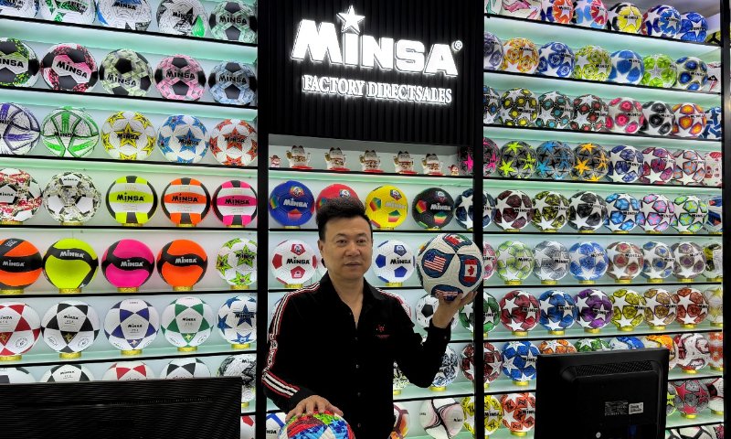 globaltimesnews's tweet image. With production lines running flat out and orders already booked through the end of May, and with the 2026 #FIFA World Cup approaching, Chen Shaomei has seen rising demand and growing enthusiasm from overseas buyers in Yiwu, East China’s Zhejiang Province. In this eastern Chinese