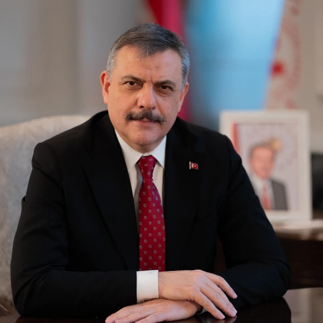 İçişleri Bakanı Mustafa Çiftçi, Kahramanmaraş'ta bir okulda meydana gelen silahlı saldırıda 9 kişinin hayatını kaybettiğini, 6'sı ağır, 13 kişinin yaralandığını bildirdi Hayatını kaybedenlerin 8'inin öğrenci, 1'inin ise öğretmen olduğu açıklandı.