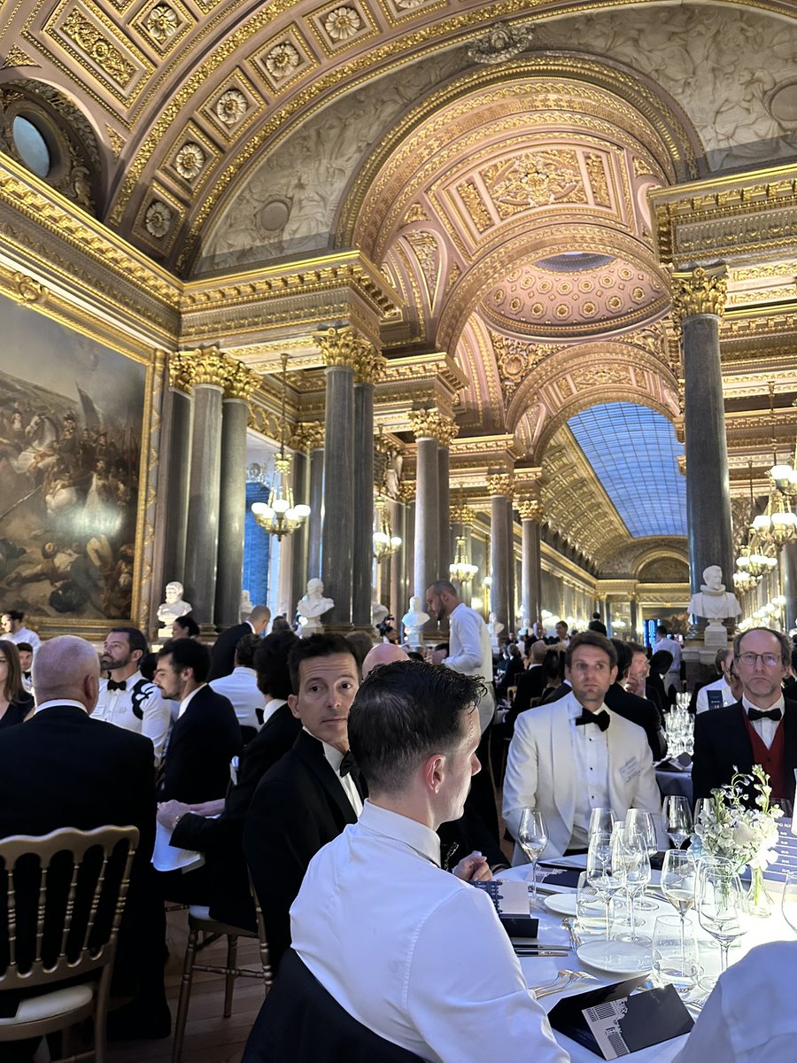 katerinaviko's tweet photo. from a private escort Paris–Versailles to bespoke art mediation within the palace, followed by an exceptional dining experience and fireworks among the crème de la crème of the blockchain and fintech world.

@ParisBlockWeek set the tone.

a few moments from a VIP opening night at Versailles.