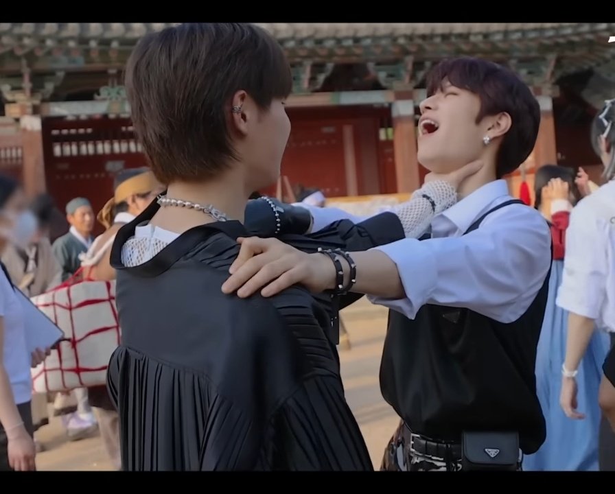 ari 🍓 tweet media